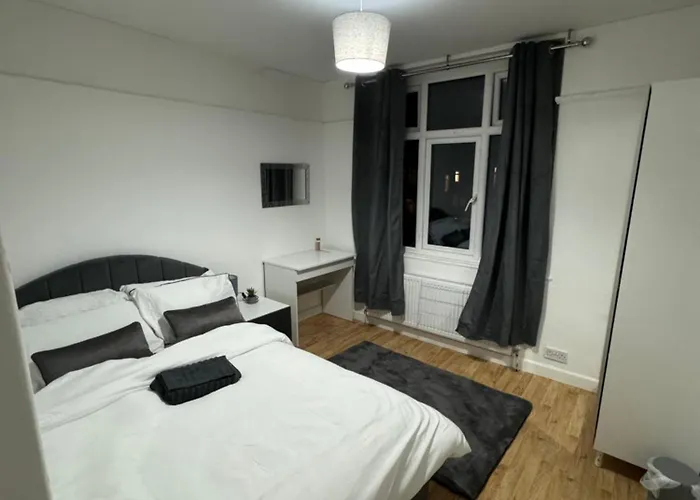 Elegant Estates Humble Abode Room